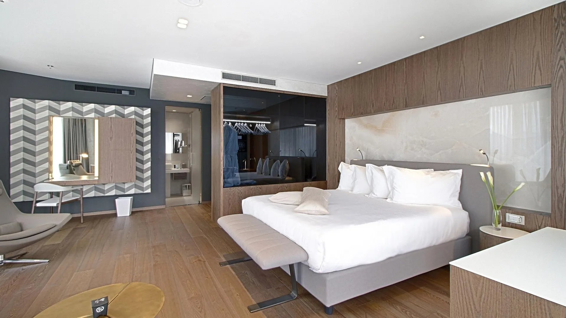 Maritim Hotel Plaza Tirana 5*,  Albanien