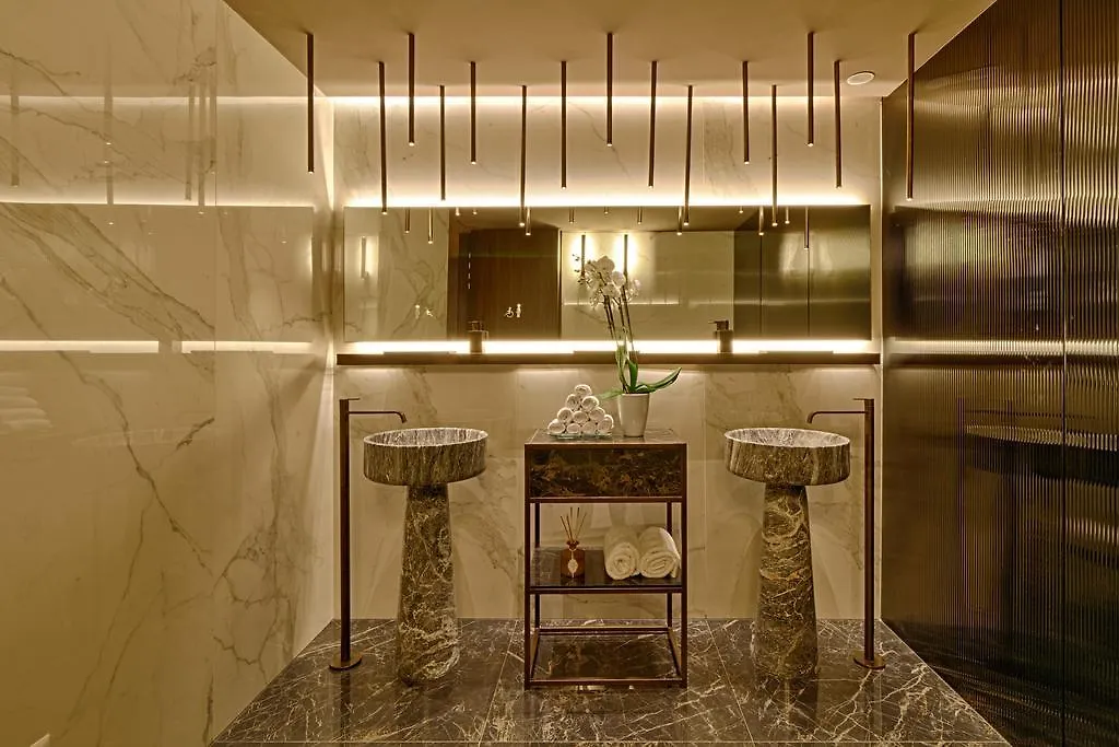 Maritim Hotel Plaza Tirana 5*,