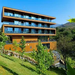 Uji Ftohte Ξενοδοχείο