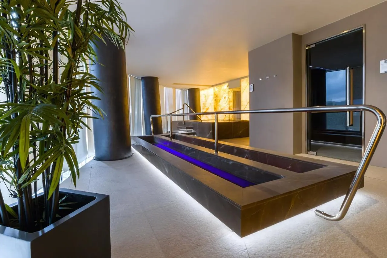 Maritim Hotel Plaza Тирана Албания